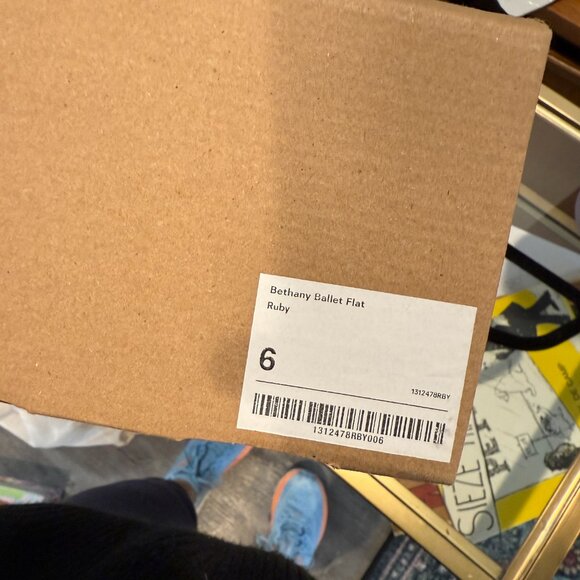 Like New Reformation Bethany ballet flat in ruby - Picture 5 of 5